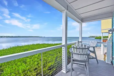 Image de Million Dollar ocean view, cozy 2-bedroom house pet friendly. Boat Slip optional