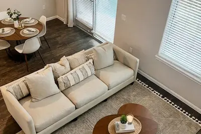 Image de Frisco Townhome in Prime Location Near Star, Legacy West & Dining