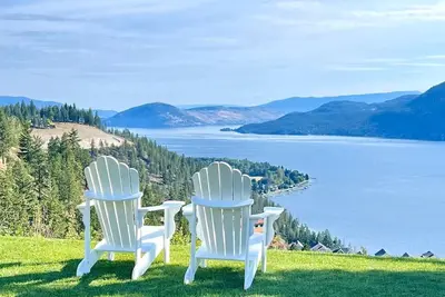 Image de The Best Lake Views, Beautiful Cottage, Come Stay!