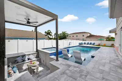 Image de Sunshine Villa 6 bedrooms 6bathroom heated pool Clearwater