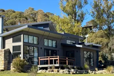 Image de Elske Chalet | Crakenback Resort | Grassy outlook