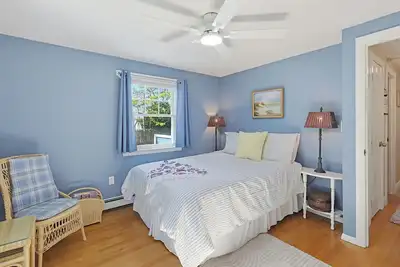 Image de Salt Air Cottage Minutes to Menauhant Beach - Dog Friendly