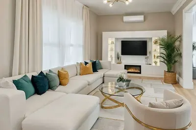 Image de Spacious Yonkers Home Sleeps 16 • Game Room • Gazebo • Perfect for Groups