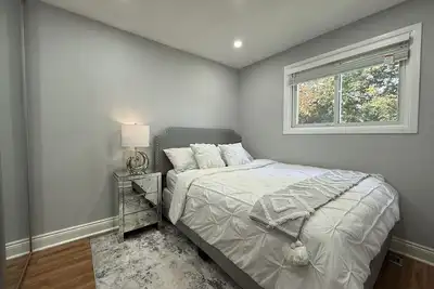 Image de Cozy 5 Bedroom 3 Bath. Minutes from 401