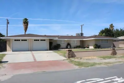 Image de Beautiful home close to Coachella  Stagecoach, Pga west, and The Thermal club.