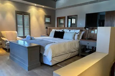 Image de Luxueuse villa de 5 chambres avec piscine privée à Knysna