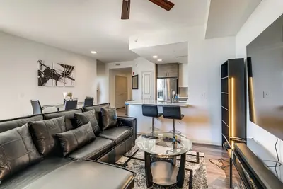 Image de 1 Mi to Dca Airport: Potomac Yard Apt w/ Pool