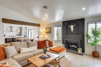 Image de < 1/2 Mi to Golf! Lakefront Mesa Oasis w/ Dock