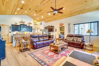 Image de Escape to Alpine! Outstanding Cabin w/ Deck & Yard