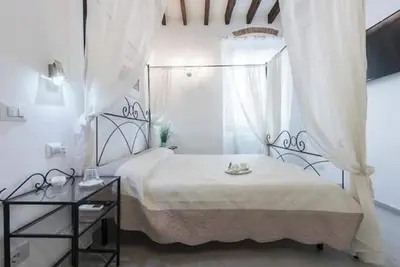 Image de Little Box House - Modern design and quiet in the heart of the city
