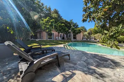 Image de Villa piscine privative en Provence environnement reposant