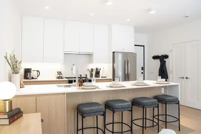 Image de Salish Peaks - a contemporary one bedroom condo in a brand-new complex