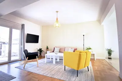 Image de 130m2 penthouse in Exarchia with huge terrace and views of Athens