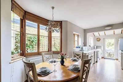 Image de Spacious Windsor Stay w/ Garden & Parking