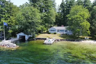 Image de Exceptional Lakefront Home on Springfield Point – Lake Winnipesaukee