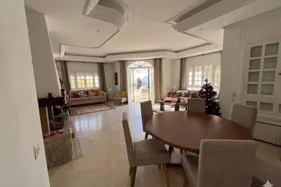 Image de Charmante villa 600m2 avec Grand jardin et piscine