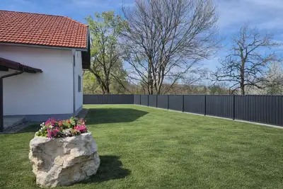 Image de Fabulous 2-bedroom apartment with Ac in charming Smoljanac