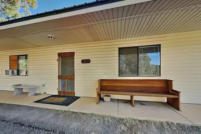 Image de Cedar Lodge Cabin: Pet-Friendly + Stunning Views