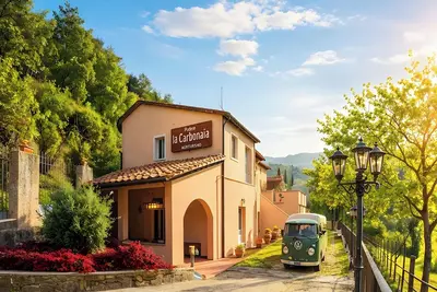 Image de Villa « Casa Padronale Podere La Carbonaia » avec terrasse privée, jardin commun et Wi-Fi