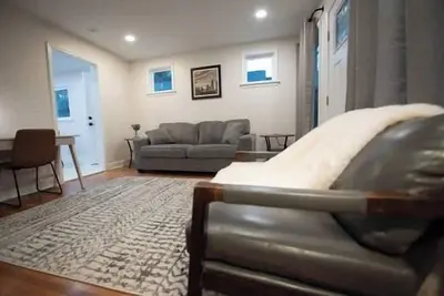 Image de Cozy Retreat- 1 mile from Uptown Charlotte