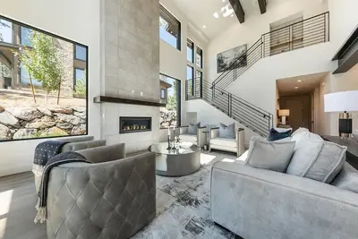 Image de 10248 Modane Place-Golf Access & Club Amenities!