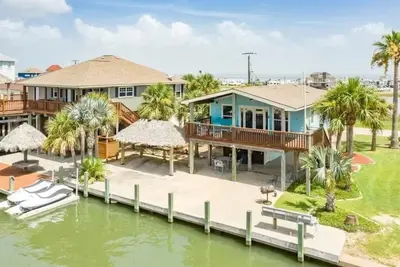 Image de Weekday Special! This canal home near San Luis Pass has great fishing!