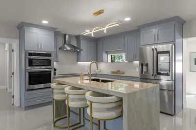 Image de Modern Oasis: Hot Tub, Fire Pit, 3 Mi to Beach