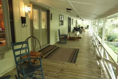 Image de Creekside Bliss - Relax on Massive Porch with Family