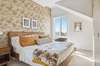 Image de Luxury Penthouse Shaded Rooftop Ocean Views 2 Beautiful Pools