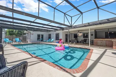 Venice Paradise: Pool Home Just 2 Miles from the Beach