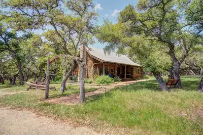 Image de Log Cabin Home  3 Private Acres
