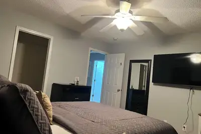 Image de 4-bedroom house close to beautiful Savannah