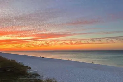 Image de Walk-Out Beach Access | 4br | Sleeps 10 | Sol Mate #6