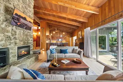 Lakeside Home in Glaze Township