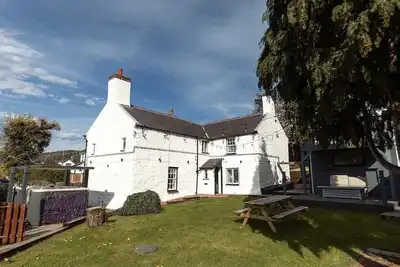 Image de 5-Bed North Wales Escape with Hot Tub & Views