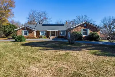 Image de Spacious 4-bedroom farmhouse in tranquil Claremont