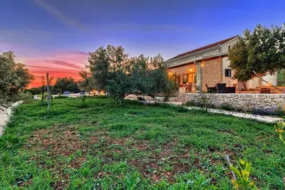 Image de FourBedroom Beachfront Villa with Pool