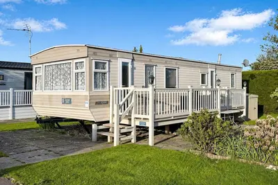 Image de Cosy 8 berth caravan with side decking at Southview, near Skegness ref 33009ml