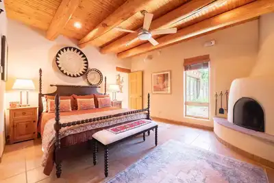 Image de Delightful Adobe Home With Private Hot Tub & A/C