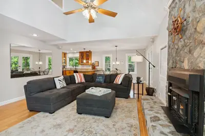 Image de Comfortable Cabin with private dock