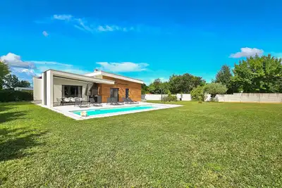 Image de Gorgeous home in Zminj