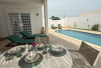 Image de Villa avec piscine privée à Djerba sans vis-à-vis avec jardin au calme