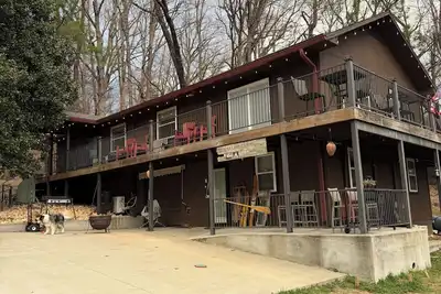 Image de Family-Friendly 4 Bedroom home with Lake Access - w/Kayaks/Sup's/Water Mat