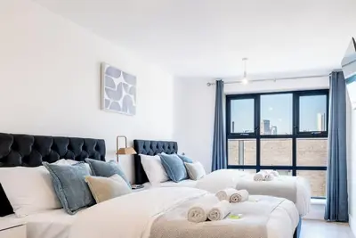 Image de Stunning Sky View Apartment | Parking | O2 | City