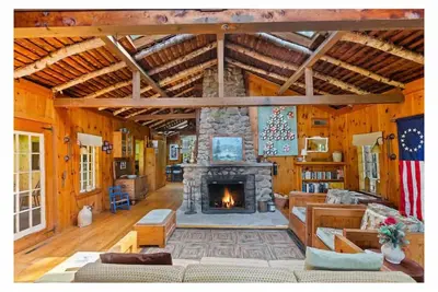Image de Charming, Rustic, 4-bedroom cabin near Gregg Lake, perfect for your getaway!