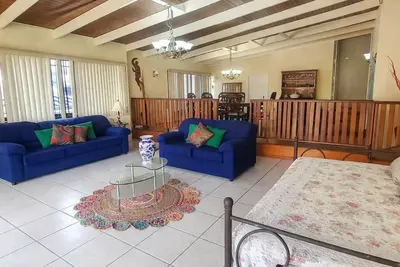 Image de Spacious 3br/4ba Home in Gulf View, Near All Amenities