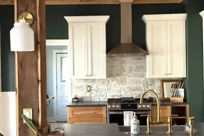 Image de Urban Jungle Cottage in Historic Ohio City