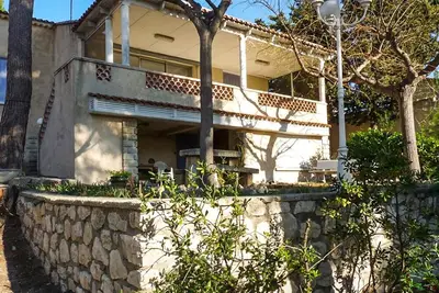 Image de Nice home in Carry le rouet with house sea view