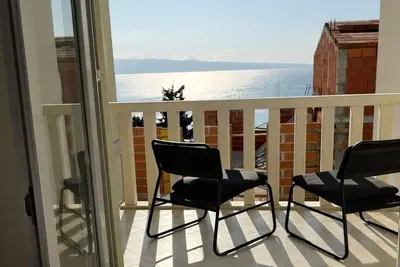 Image de Appartement d'une chambre avec la terrasse Nemira, Omis (A-25512-a)