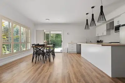 Morrisset Haven-  Modern 4 Bed, 2 Bath in Bathurst